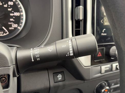 Used 2025 Nissan Frontier SV image 16