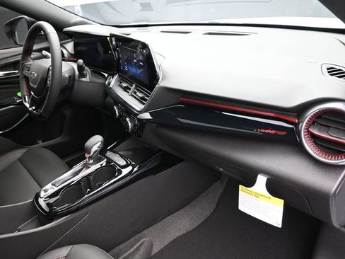 New 2026 Chevrolet Trax RS w/ Sunroof Package FWD image 34