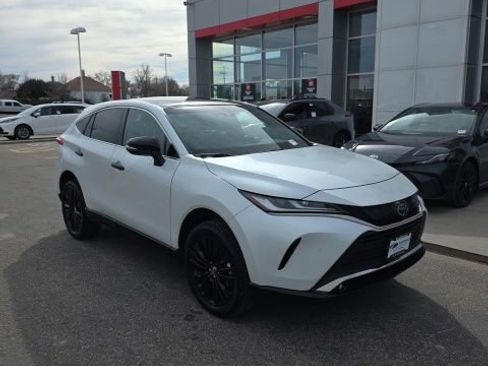 Used 2023 Toyota Venza Nightshade image 7