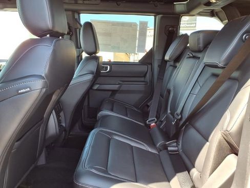 New 2026 Ford Bronco Outer Banks w/ Sasquatch Package image 7