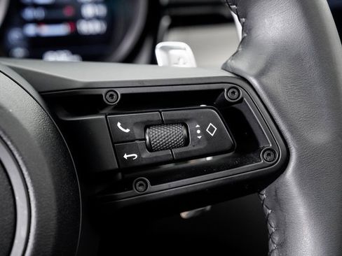 Used 2025 Porsche Macan image 15