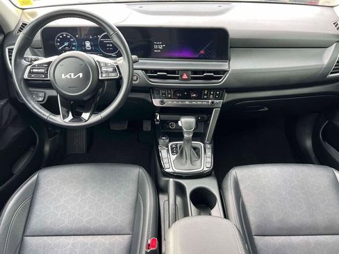 Used 2025 Kia Seltos EX w/ EX Sunroof Package image 11