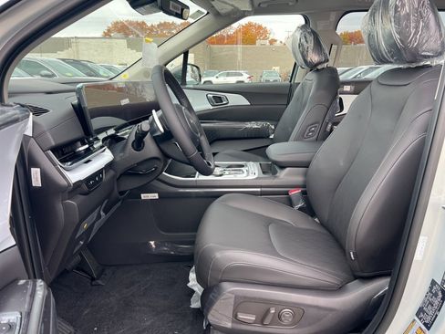 New 2026 Kia Carnival SX image 9