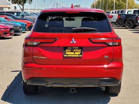 Used 2023 Mitsubishi Outlander SE Black Edition FWD image 5
