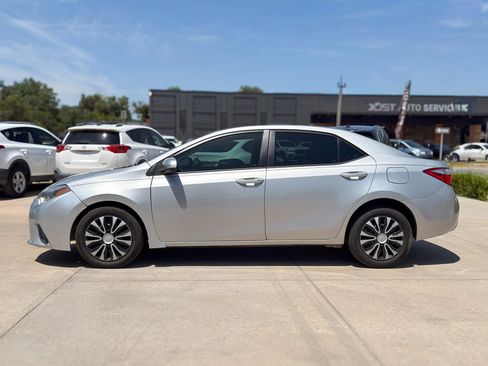 Used 2016 Toyota Corolla LE FWD image 4