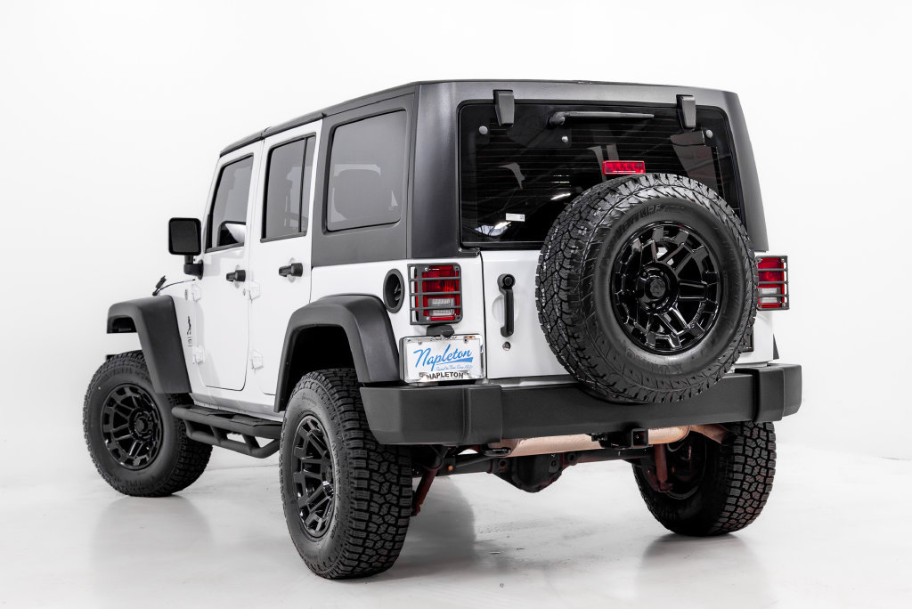 Used 2018 Jeep Wrangler Unlimited Sport w/ Connectivity Group AWD/4WD image 22