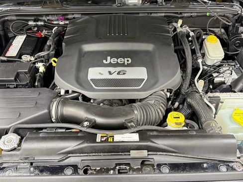 Used 2016 Jeep Wrangler Unlimited Sport AWD/4WD image 29