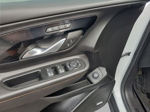 Used 2022 GMC Terrain AT4 w/ Infotainment Package II AWD/4WD image 7