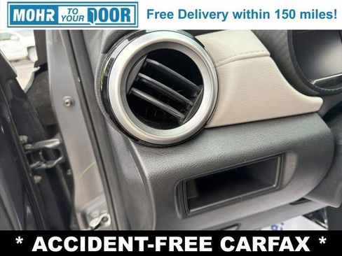 Used 2021 Nissan Versa SV FWD image 13