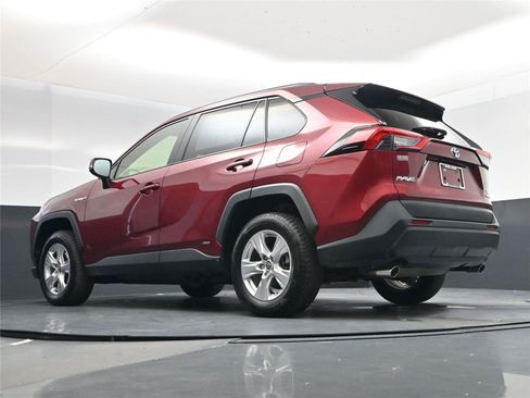 Used 2020 Toyota RAV4 XLE w/ Convenience Package image 22