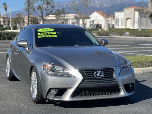 Used 2016 Lexus IS 200t image 34