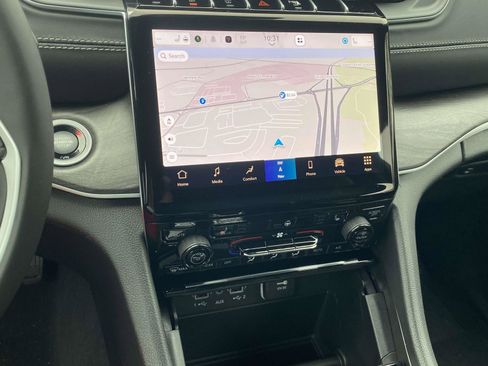 New 2025 Jeep Grand Cherokee Limited w/ Trailer Tow Package image 5