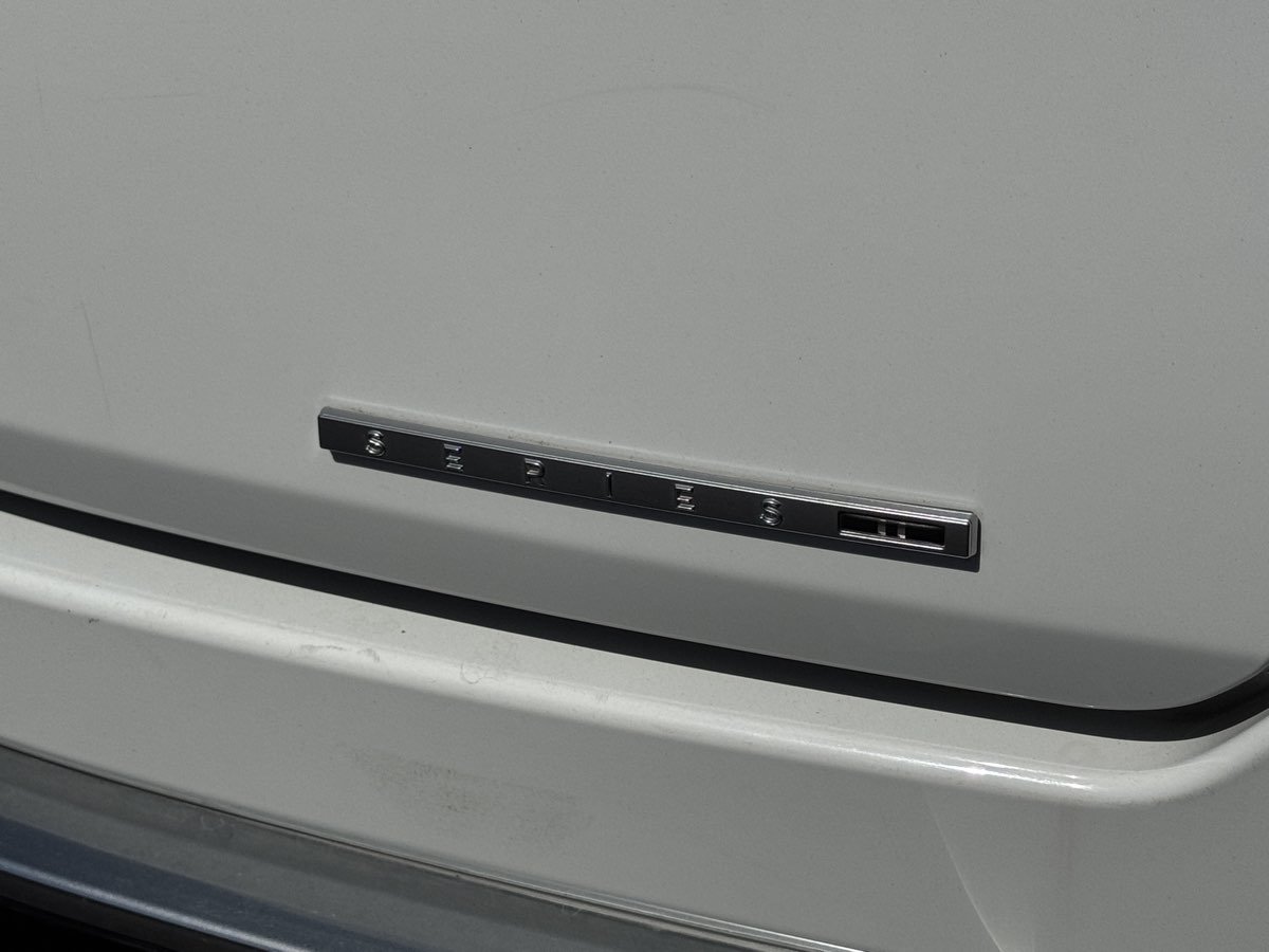 Used 2024 Jeep Wagoneer L Series II RWD image 16