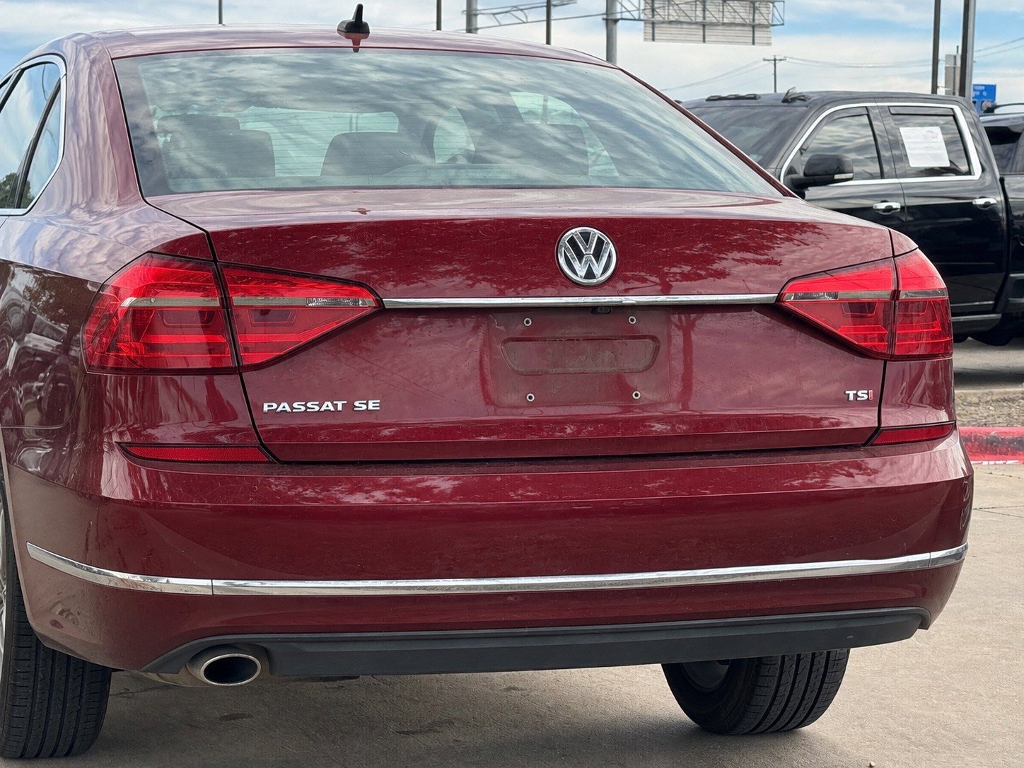 Used 2016 Volkswagen Passat 1.8T SE FWD image 7