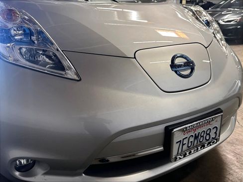Used 2015 Nissan Leaf SV w/ LED & Quick Charge Package FWD image 31