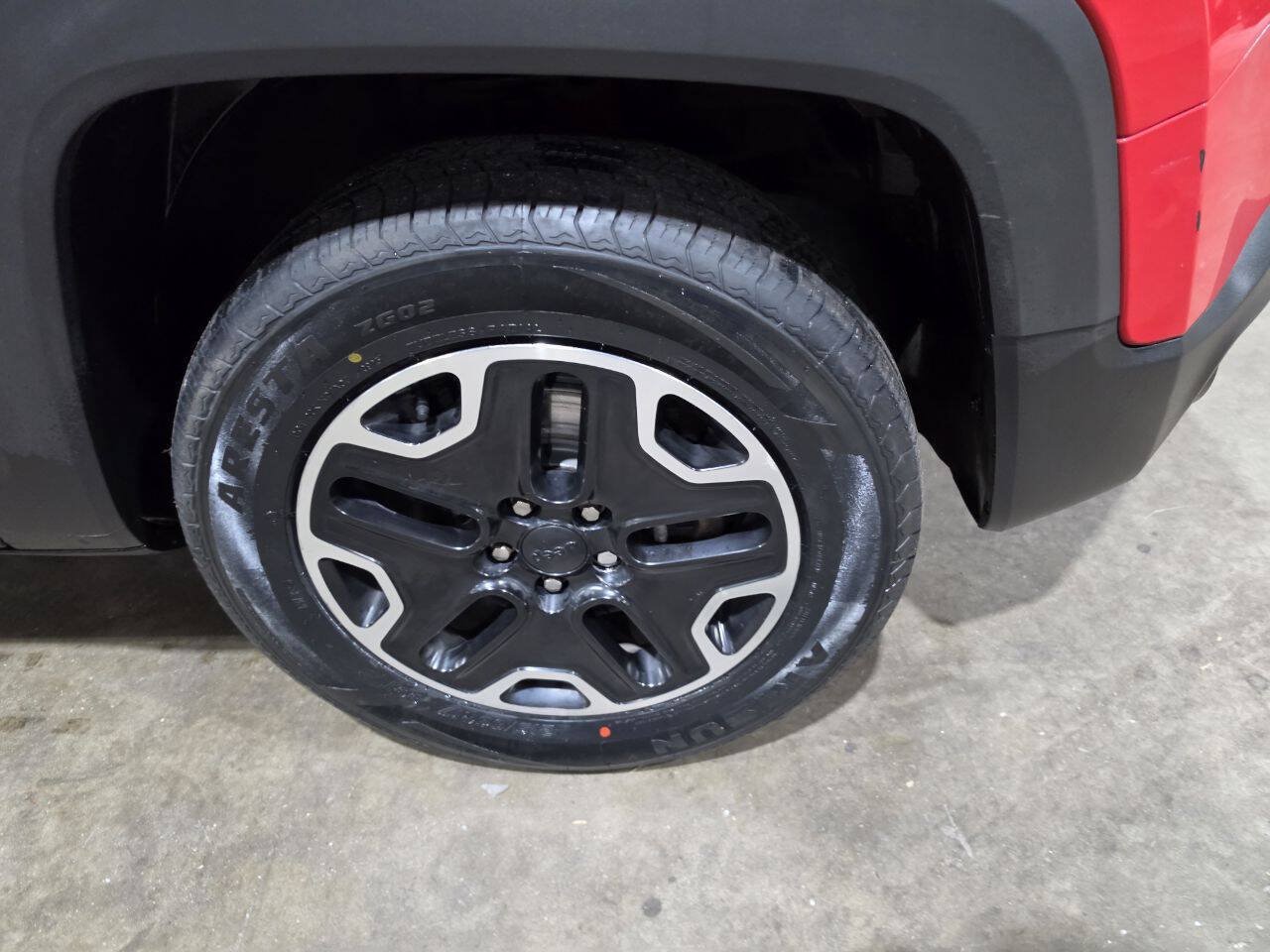 Used 2016 Jeep Renegade Trailhawk w/ Cold Weather Group AWD/4WD image 17