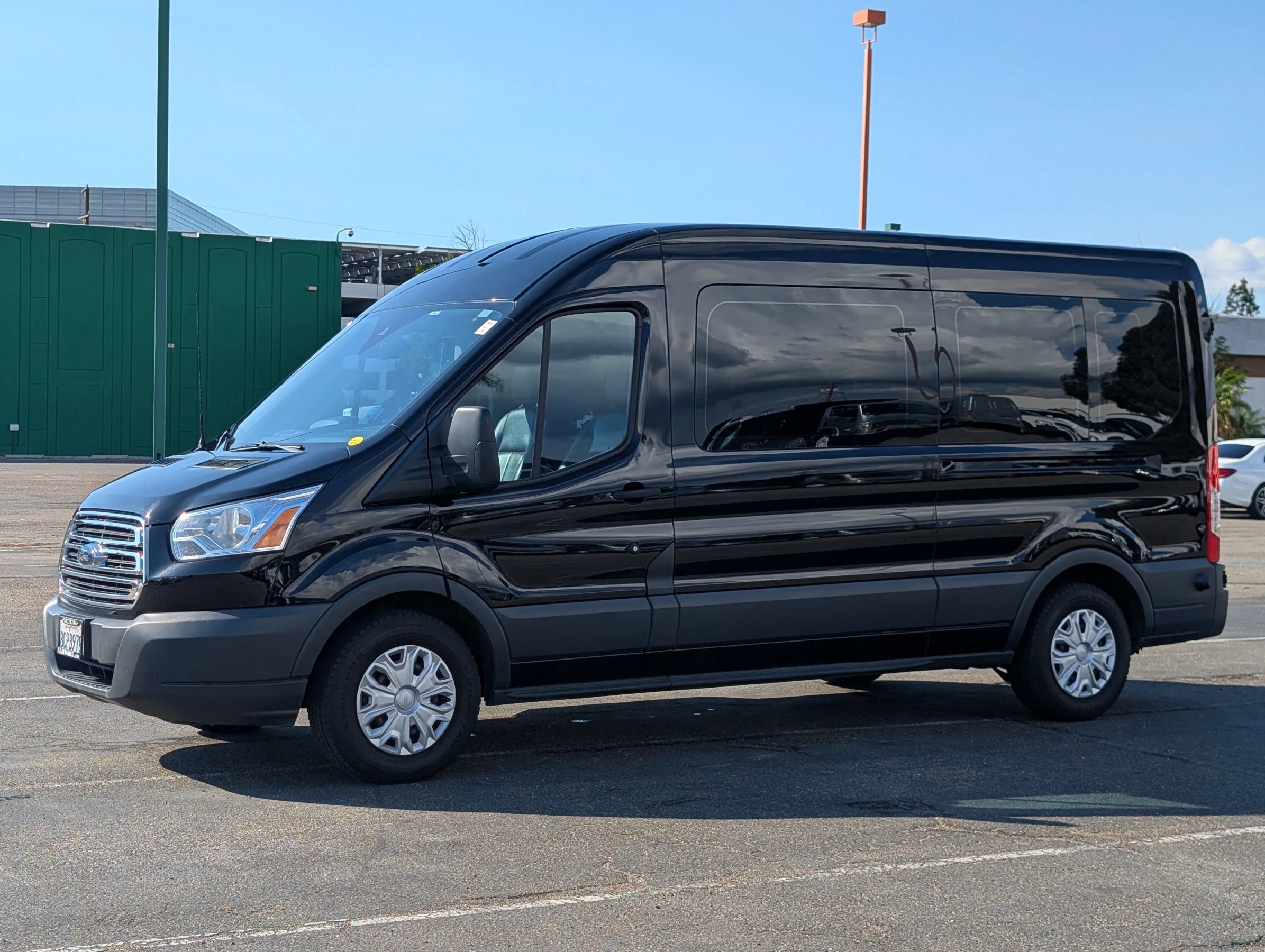 Used 2018 Ford Transit 350 XLT RWD image 3