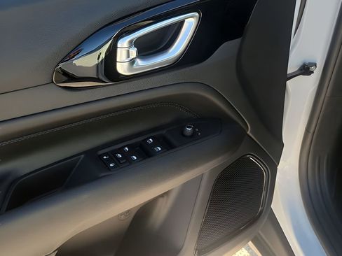 New 2026 Jeep Compass Latitude image 45