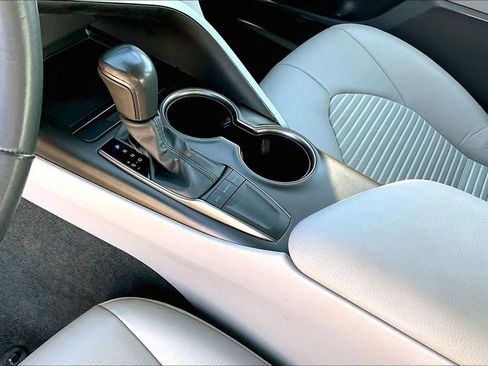 Used 2024 Toyota Camry SE image 15