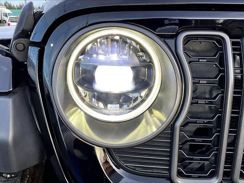 Used 2024 Jeep Wrangler Unlimited Rubicon image 31