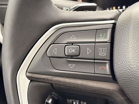 New 2025 Jeep Grand Cherokee L Limited w/ Black Appearance Package AWD/4WD image 30