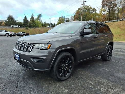 Used 2020 Jeep Grand Cherokee Altitude image 8