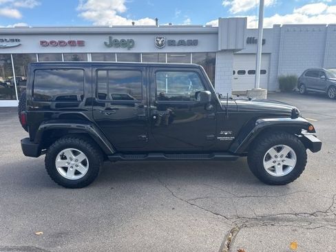 Certified 2016 Jeep Wrangler Unlimited Sahara w/ Connectivity Group image 8