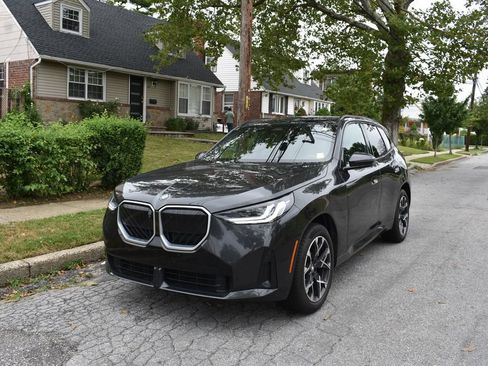 Used 2025 BMW X3 xDrive30i AWD/4WD image 2