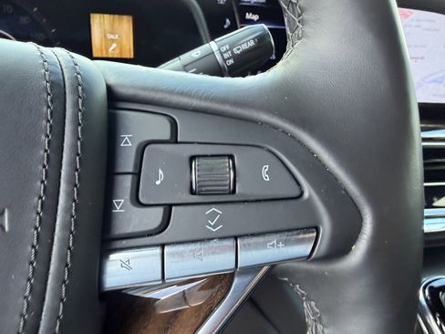 Certified 2023 Cadillac Escalade Premium Luxury Platinum w/ LPO, Radiant Package image 32