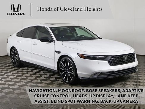 Used 2023 Honda Accord Touring image 1