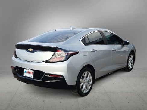 Used 2018 Chevrolet Volt Premier w/ Driver Confidence Package image 8