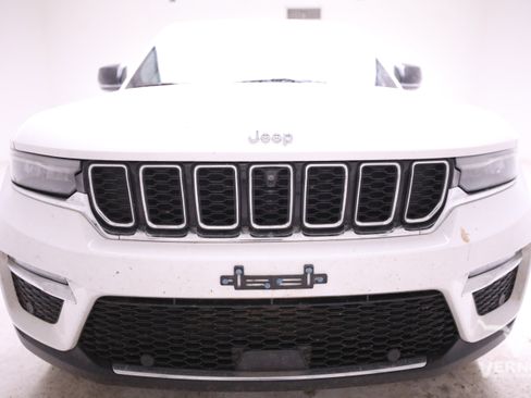 Used 2023 Jeep Grand Cherokee Limited w/ Luxury Tech Group II image 7