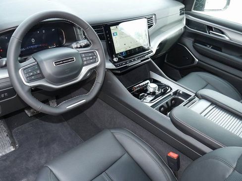 New 2026 Jeep Grand Wagoneer L 4WD w/ Premium Group I image 20