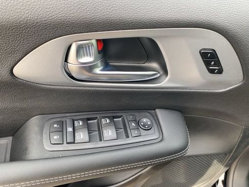 New 2026 Chrysler Pacifica Limited w/ S Appearance Package AWD/4WD image 31