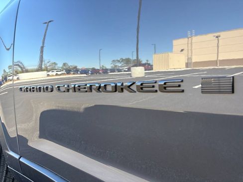 New 2026 Jeep Grand Cherokee Altitude AWD/4WD image 10