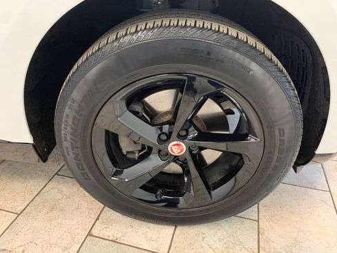 Used 2023 Jaguar F-PACE S AWD/4WD image 9