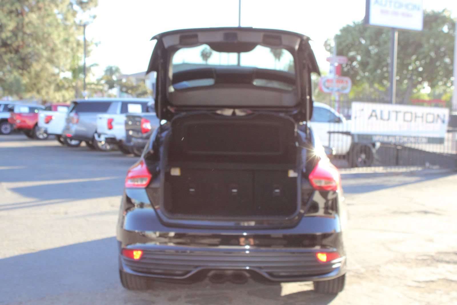 Used 2017 Ford Focus ST FWD image 34