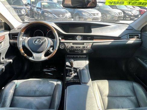 Used 2013 Lexus ES 350 w/ Luxury Pkg image 10