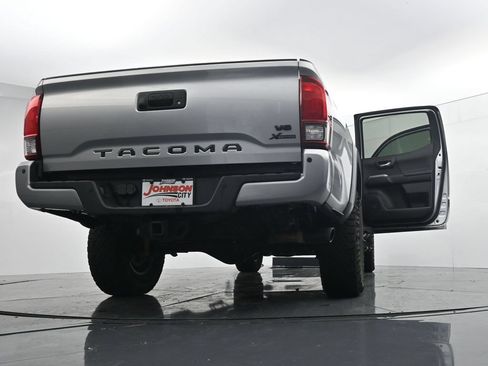 Used 2019 Toyota Tacoma TRD Off-Road AWD/4WD image 44
