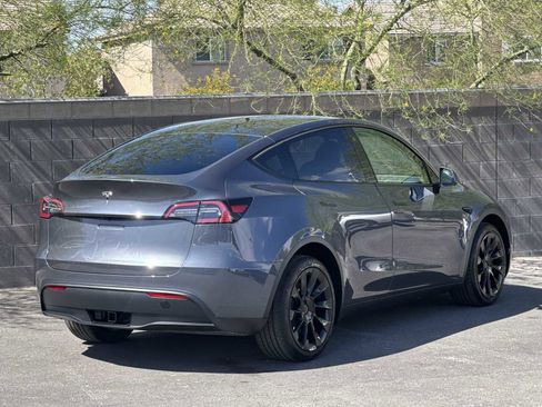 Used 2023 Tesla Model Y Long Range AWD/4WD image 8