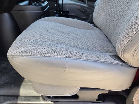 Used 2021 Chevrolet Express 2500 RWD image 28