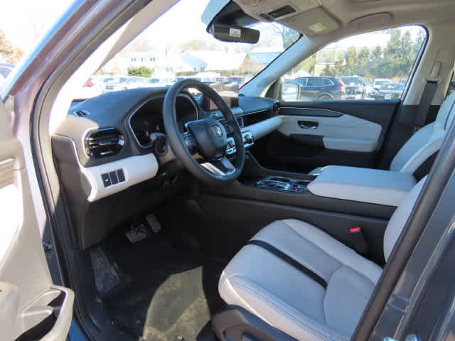 New 2026 Honda Pilot Touring image 2