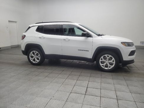 Used 2024 Jeep Compass Latitude AWD/4WD image 11