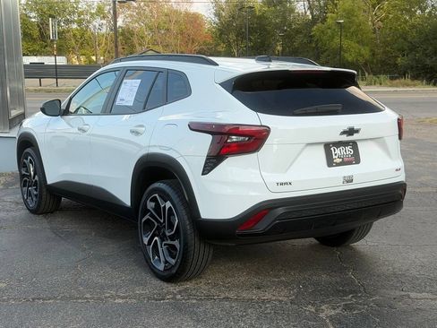 Used 2025 Chevrolet Trax RS w/ Driver Confidence Package FWD image 7