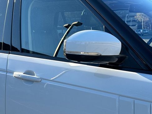 Used 2016 Land Rover Range Rover HSE image 9