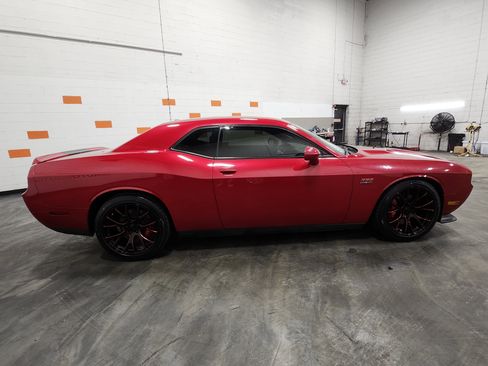 Used 2012 Dodge Challenger SRT8 w/ Premium Sound Group image 20