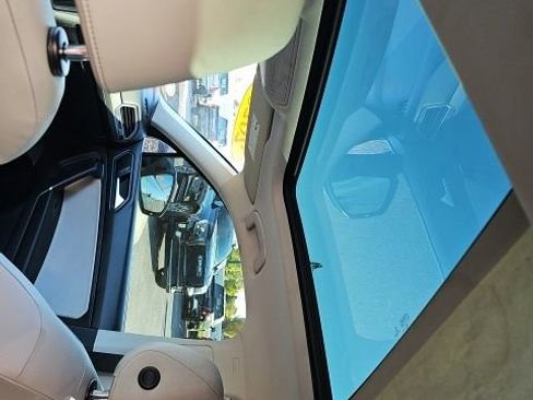 Used 2020 Volkswagen Tiguan SE w/ Panoramic Sunroof Package image 33