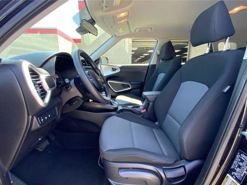 Used 2023 Kia Soul LX w/ Option Group 015 FWD image 10