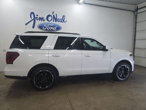 Certified 2023 Ford Expedition Limited AWD/4WD image 2