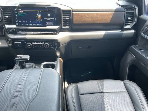 Used 2023 Chevrolet Silverado 1500 High Country w/ High Country Premium Package AWD/4WD image 16